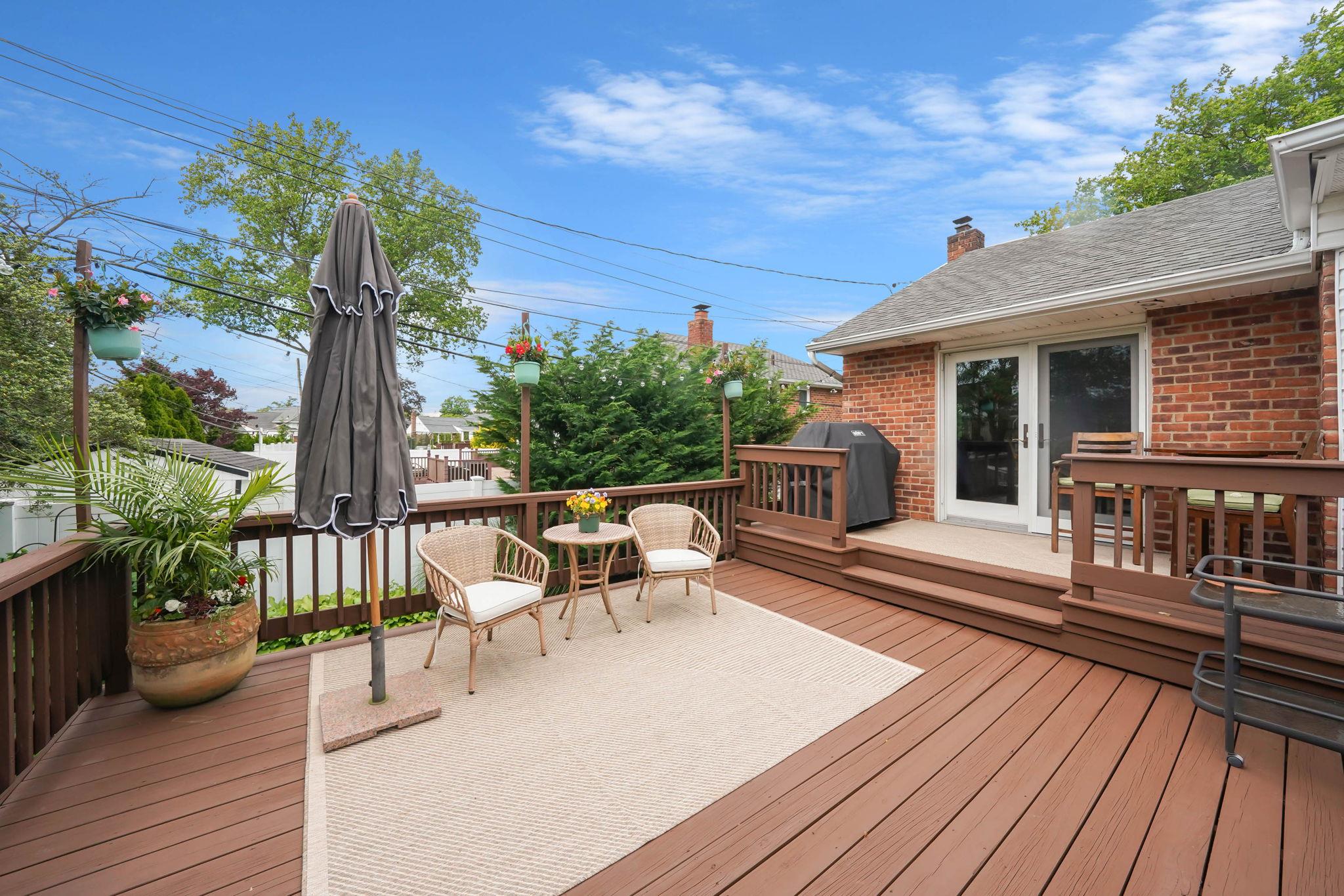 282 N Nassau Ave, Massapequa, New York image 27