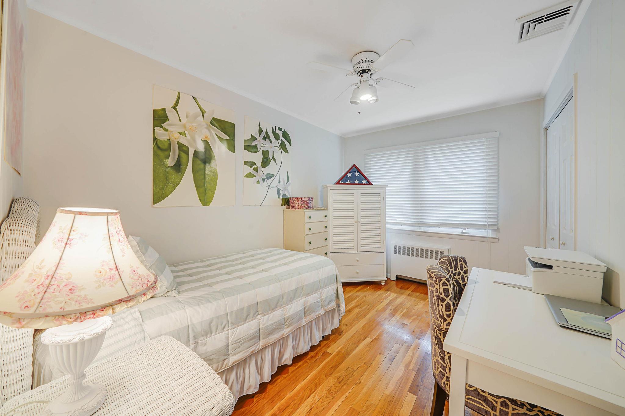 282 N Nassau Ave, Massapequa, New York image 16