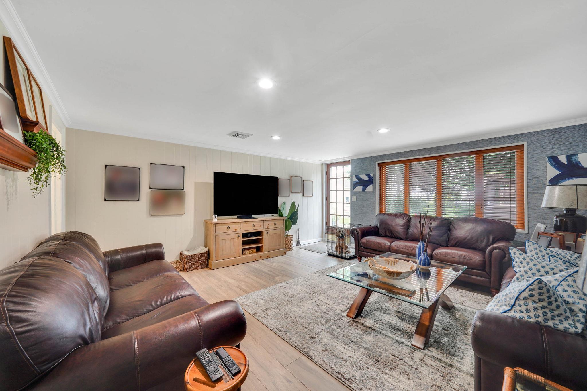 282 N Nassau Ave, Massapequa, New York image 20