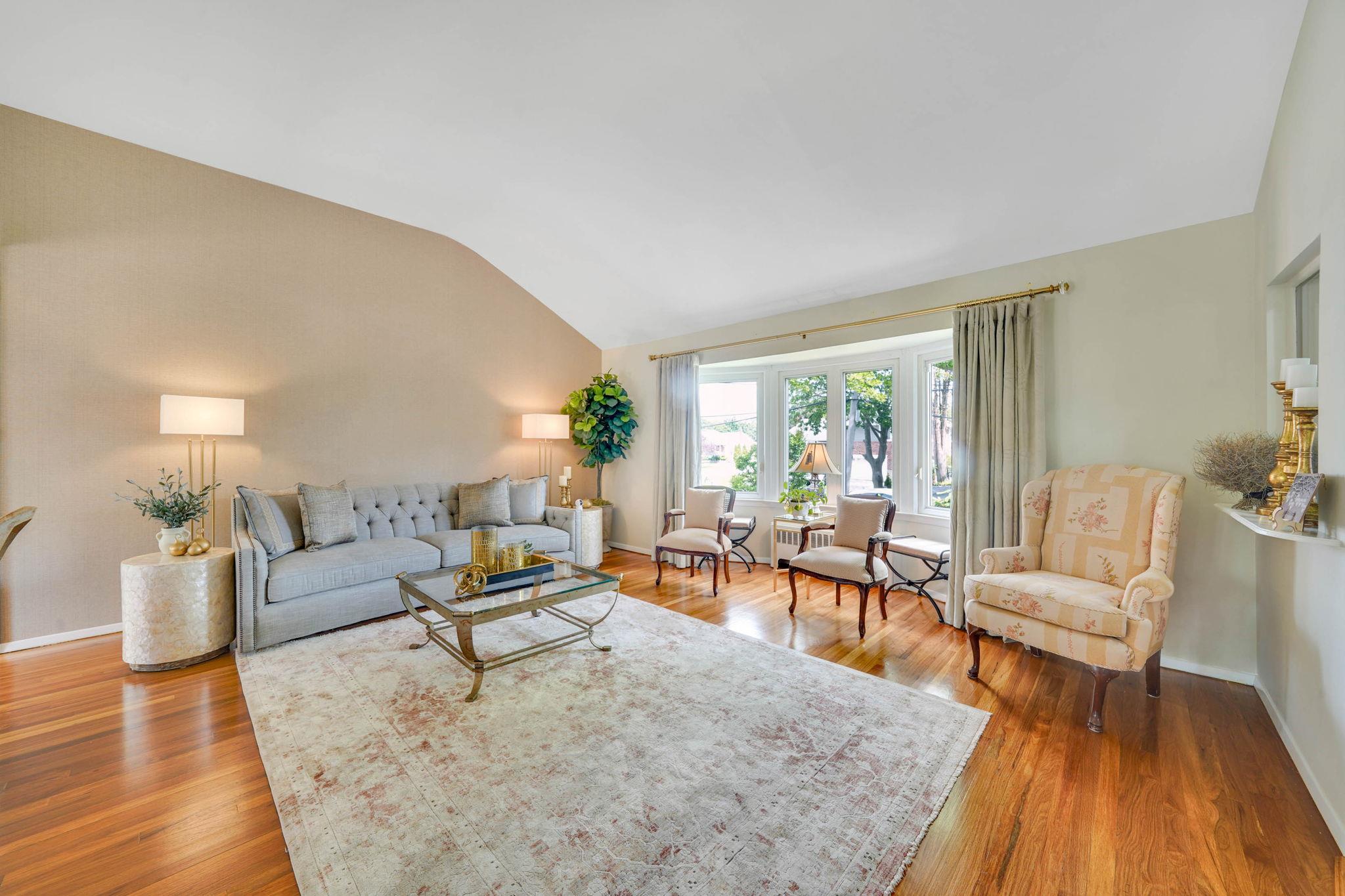 282 N Nassau Ave, Massapequa, New York image 5