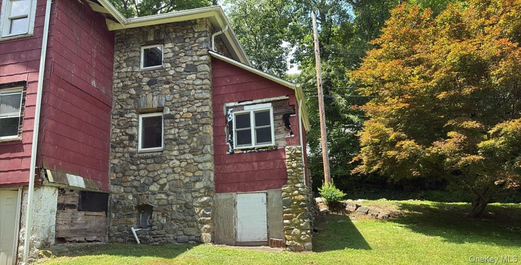 Photo of 20 Old Oregon Road, Cortlandt Manor, NY 10567 (MLS # 1025569)