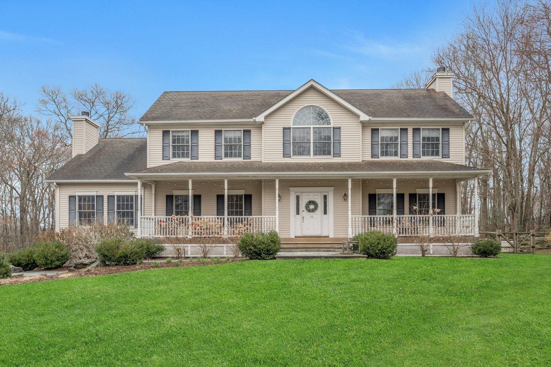 Laurie Lane, South Salem, New York - 3 Bedrooms  
3 Bathrooms  
9 Rooms - 