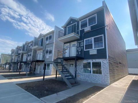 Multifamily For Sale - 605 Barbadoes Drive<br/> Arverne, NY 11692
