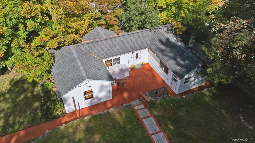 Photo of 12 Crest Drive, Mahopac, NY 10541 (MLS # 1061197)