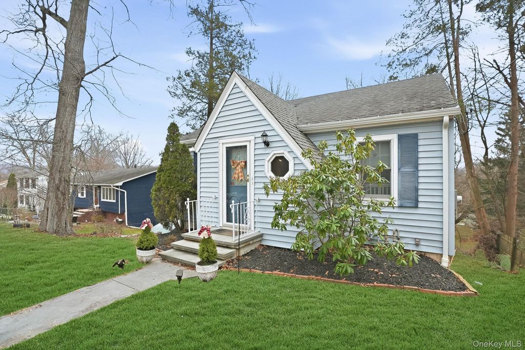 Photo of 25 Massachusetts Avenue, Congers, NY 10920 (MLS # 941560)