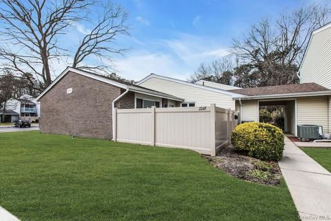 Photo of 224 Springmeadow Drive #F, Holbrook, NY 11741 (MLS # 950490)