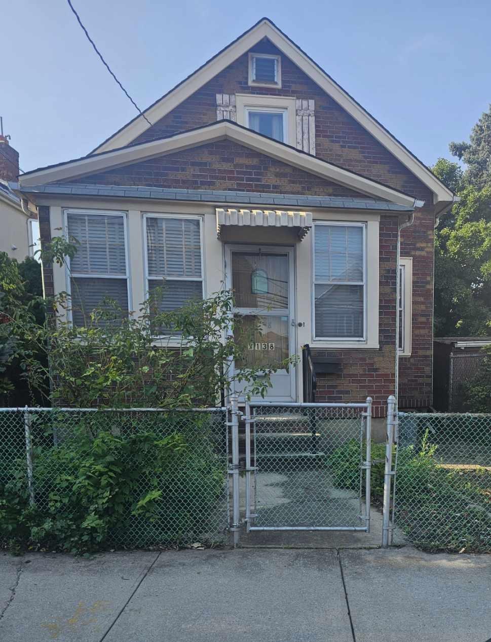 Property for Sale at 58th Road, Maspeth, Queens, NY - Bedrooms: 4 
Bathrooms: 1 
Rooms: 7  - $699,000