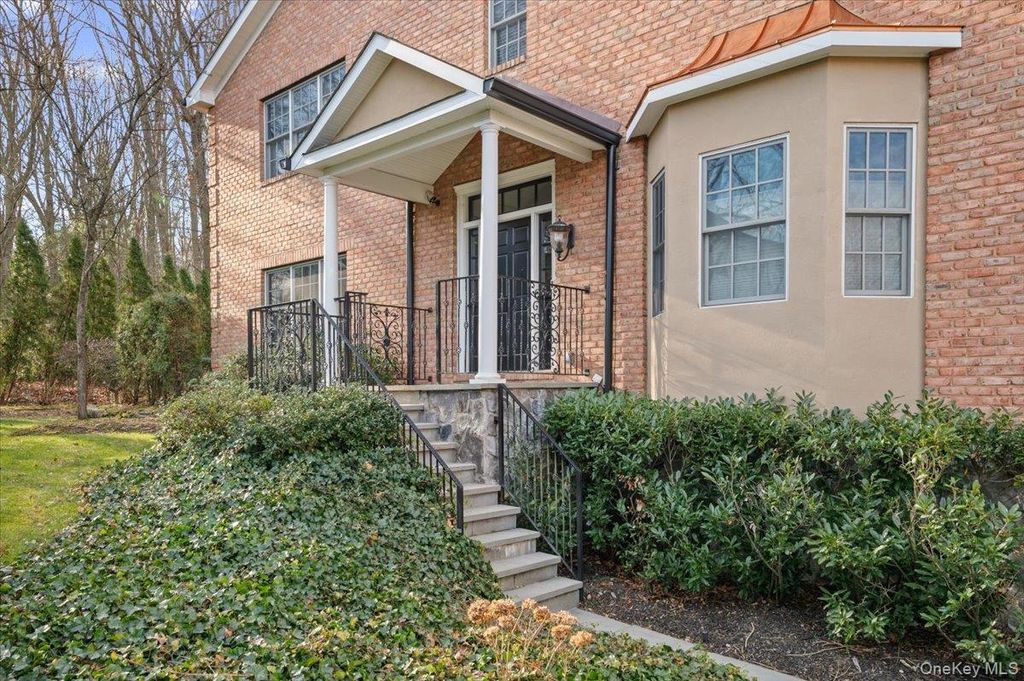 Photo of 32 The Preserve #32, Woodbury, NY 11797 (MLS # 944085)