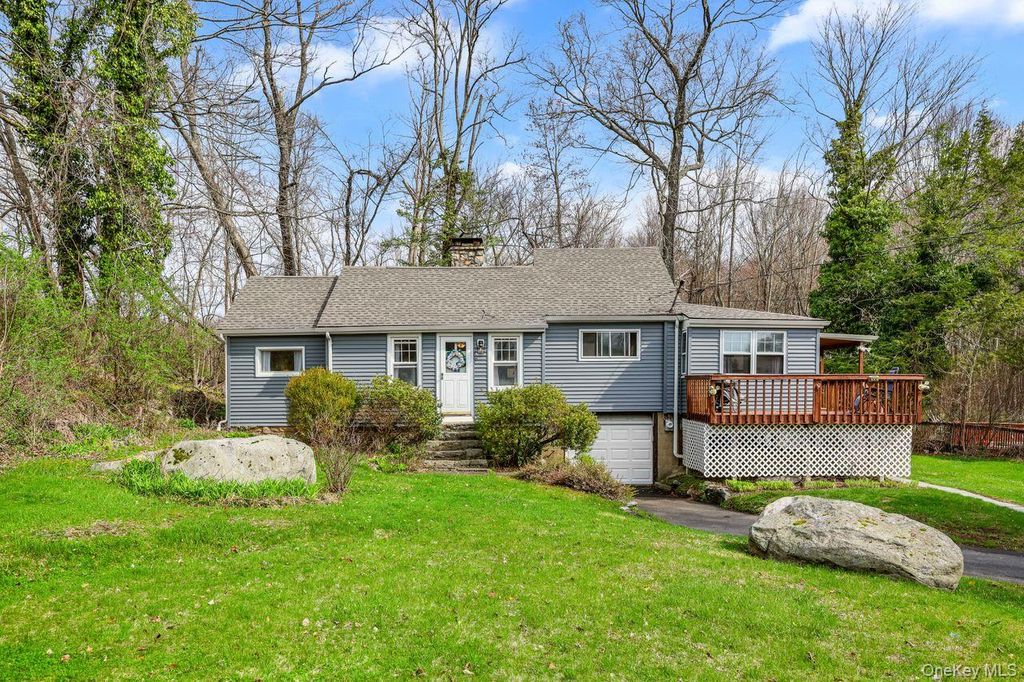 Photo of 339 North Road, Mahopac, NY 10541 (MLS # 985070)
