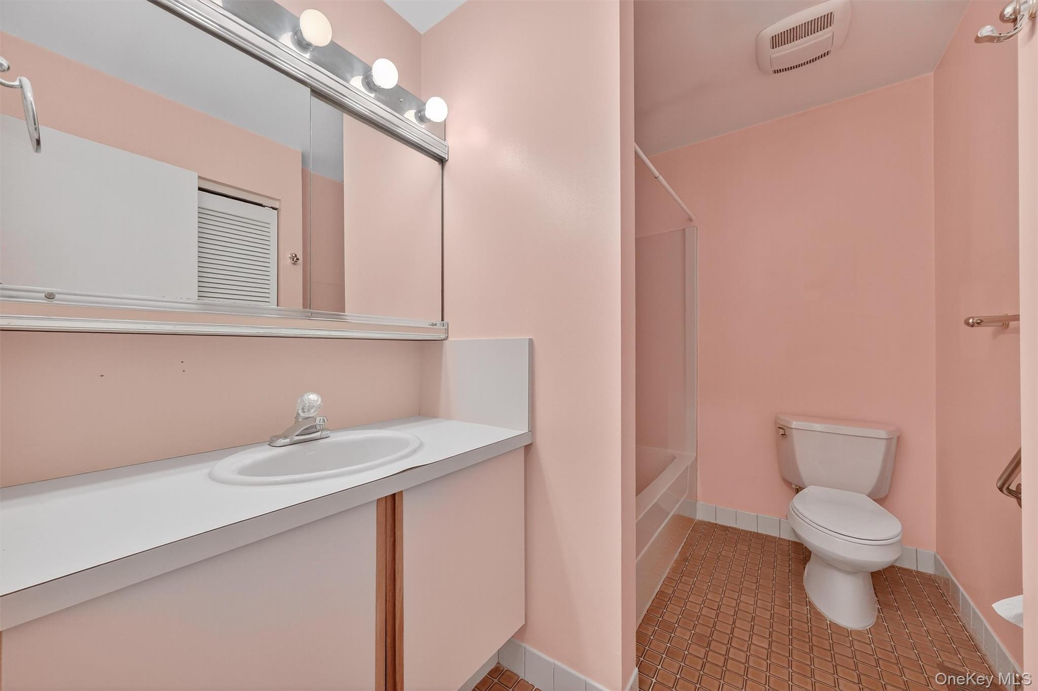 Peekskill, New York 10566, United States, 2 Bedrooms Bedrooms, ,2 BathroomsBathrooms,Residential,Active,181592