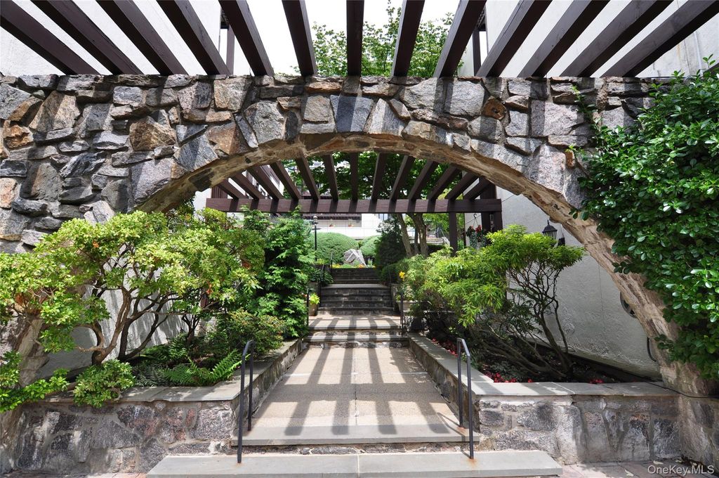 Photo of 1200 Warburton Avenue #36, Yonkers, NY 10701 (MLS # 956777)