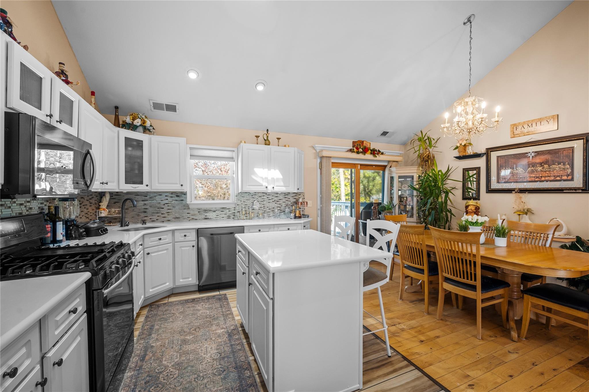 178 Prospect Place, Bay Shore, New York image 10