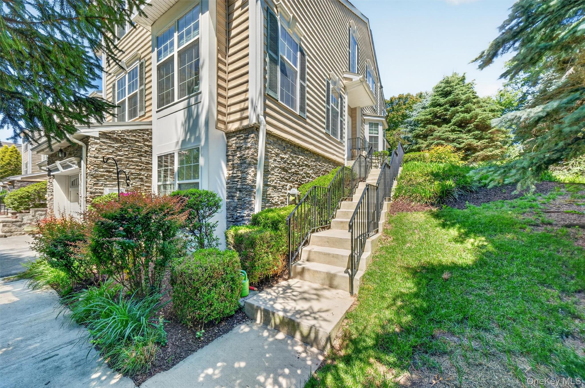 801 Huntington Drive