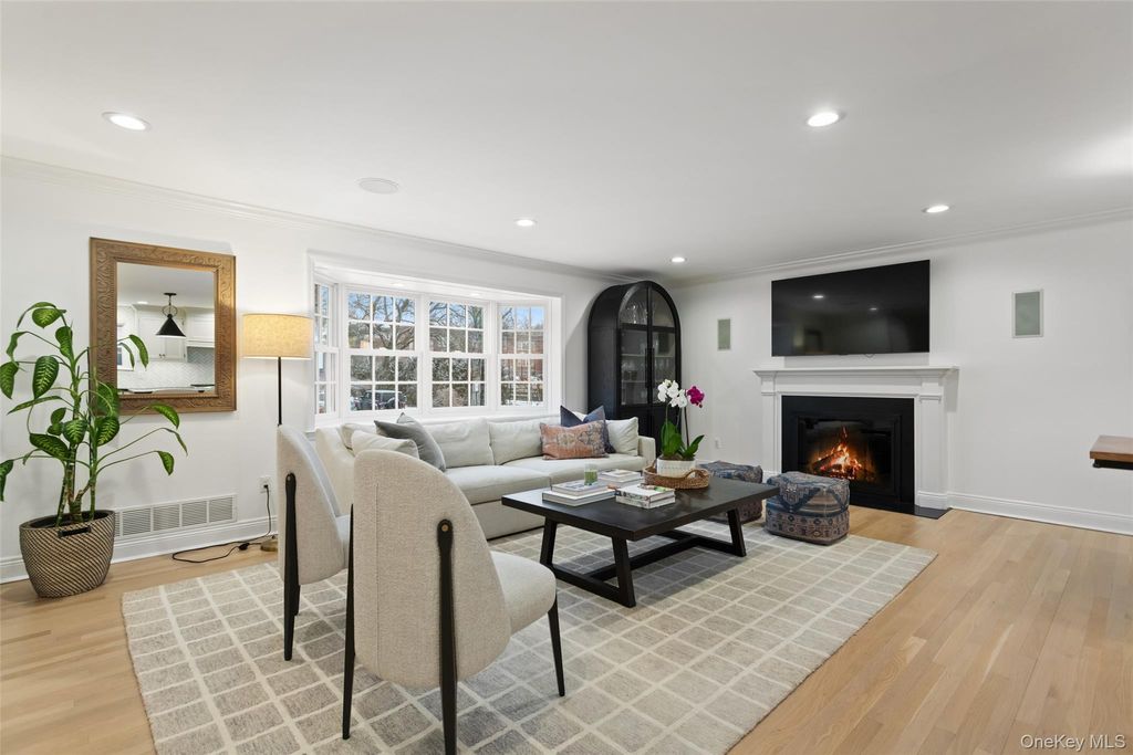 Photo of 1 Bryson Street, Larchmont, NY 10538 (MLS # 957585)