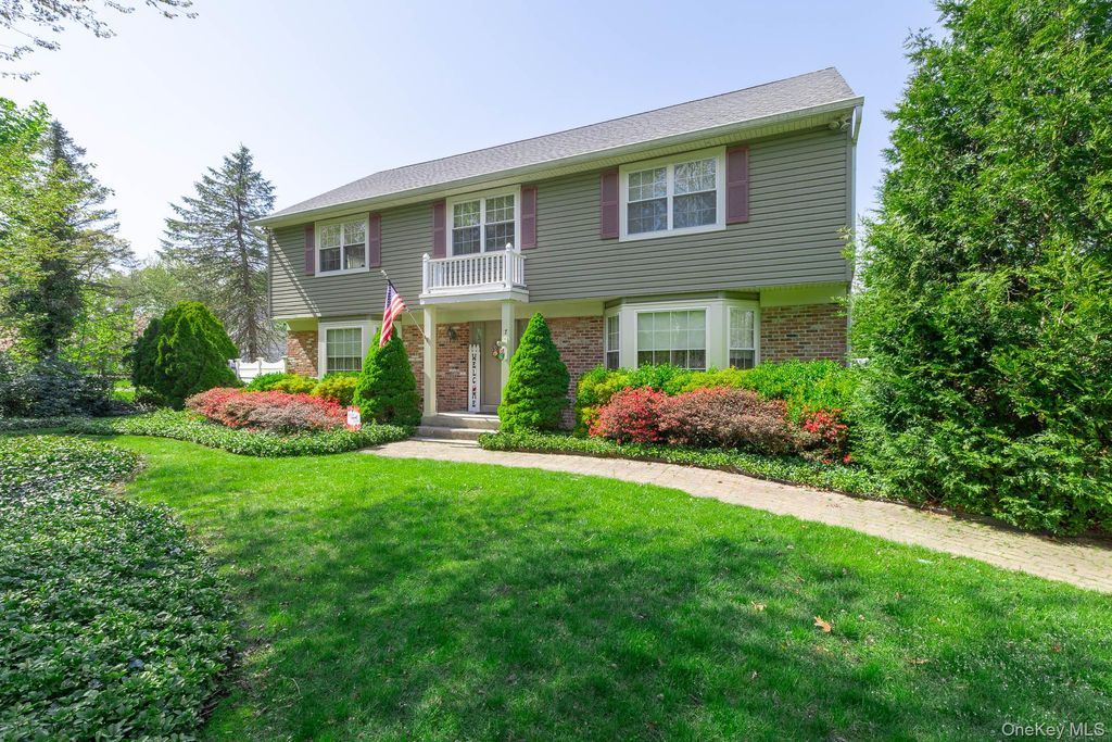 Photo of 7 Lake Lane, Lake Grove, NY 11755 (MLS # 995682)