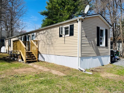 Mobile Home For Sale - 723 Beekman Road #42<br/> Dutchess County, Hopewell Junction, NY 12533