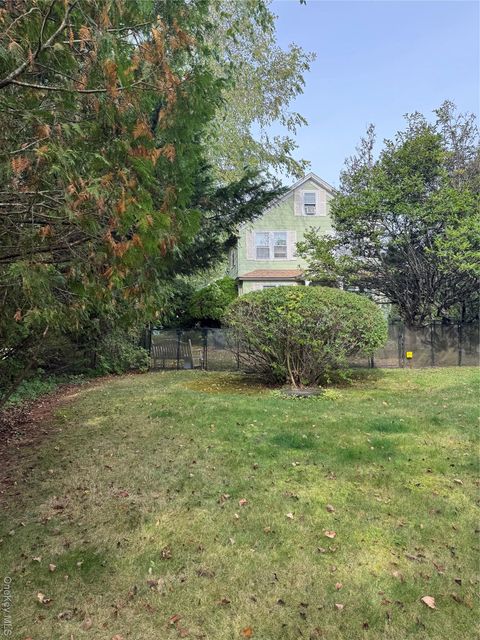 251 North Main Southampton NY 11968