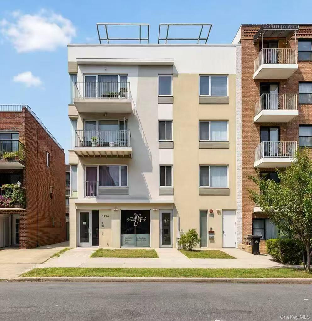 Photo of 71-28 163rd Street #2A, Fresh Meadows, NY 11365 (MLS # 1053225)