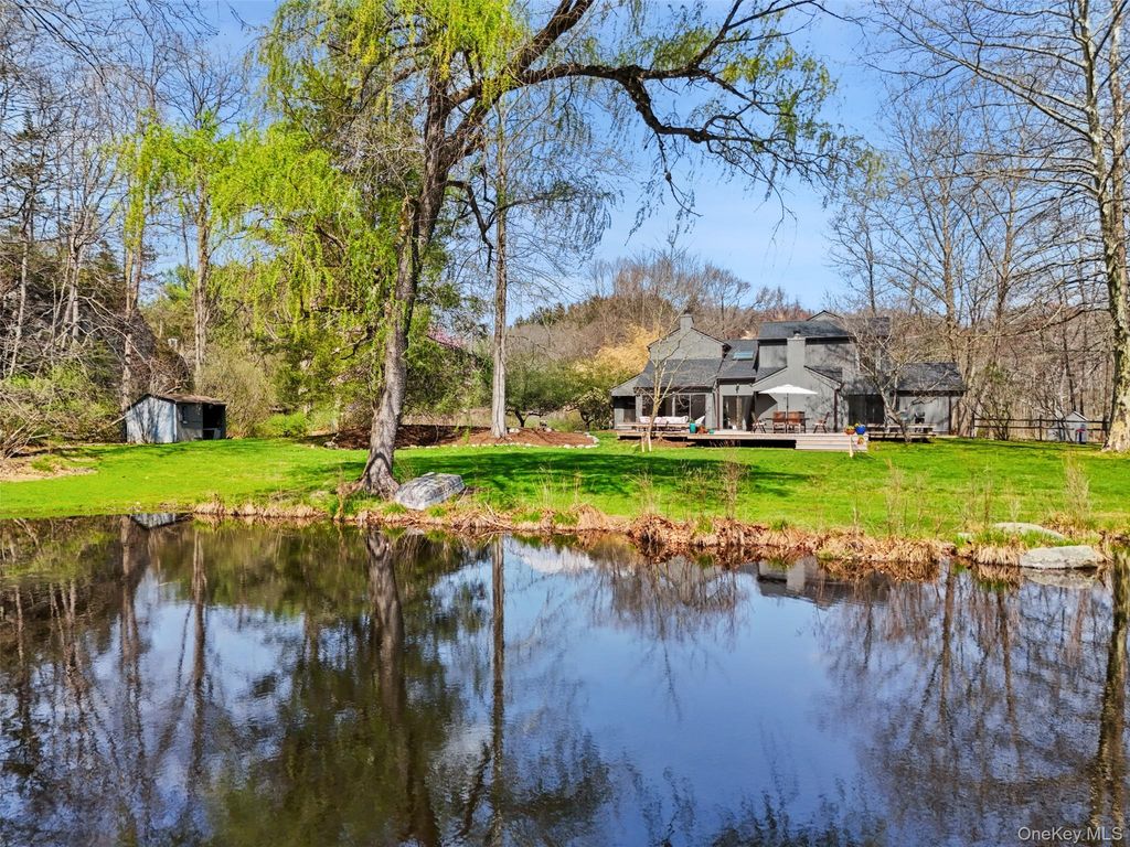 Photo of 2 Reynolds Lane, Katonah, NY 10536 (MLS # 978493)