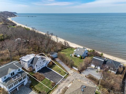 Photo of 31 W Fairview Avenue, Jamesport, NY 11901 (MLS # 973292)