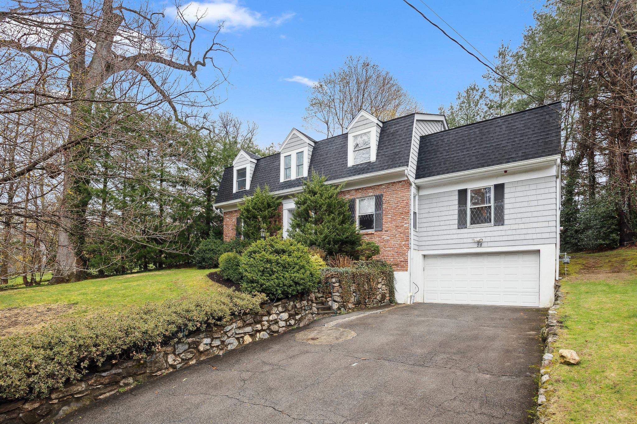 Rental Property at Church Lane, Scarsdale, New York - Bedrooms: 4 
Bathrooms: 4.5 
Rooms: 11  - $12,000 MO.