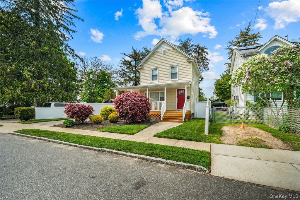Photo of 77 Scudder Avenue, Copiague, NY 11726 (MLS # 999021)