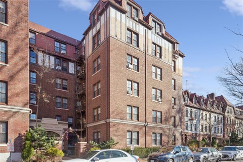 Homes For Sale - 150 Burns Street #6E<br/> Queens County, Forest Hills, NY 11375