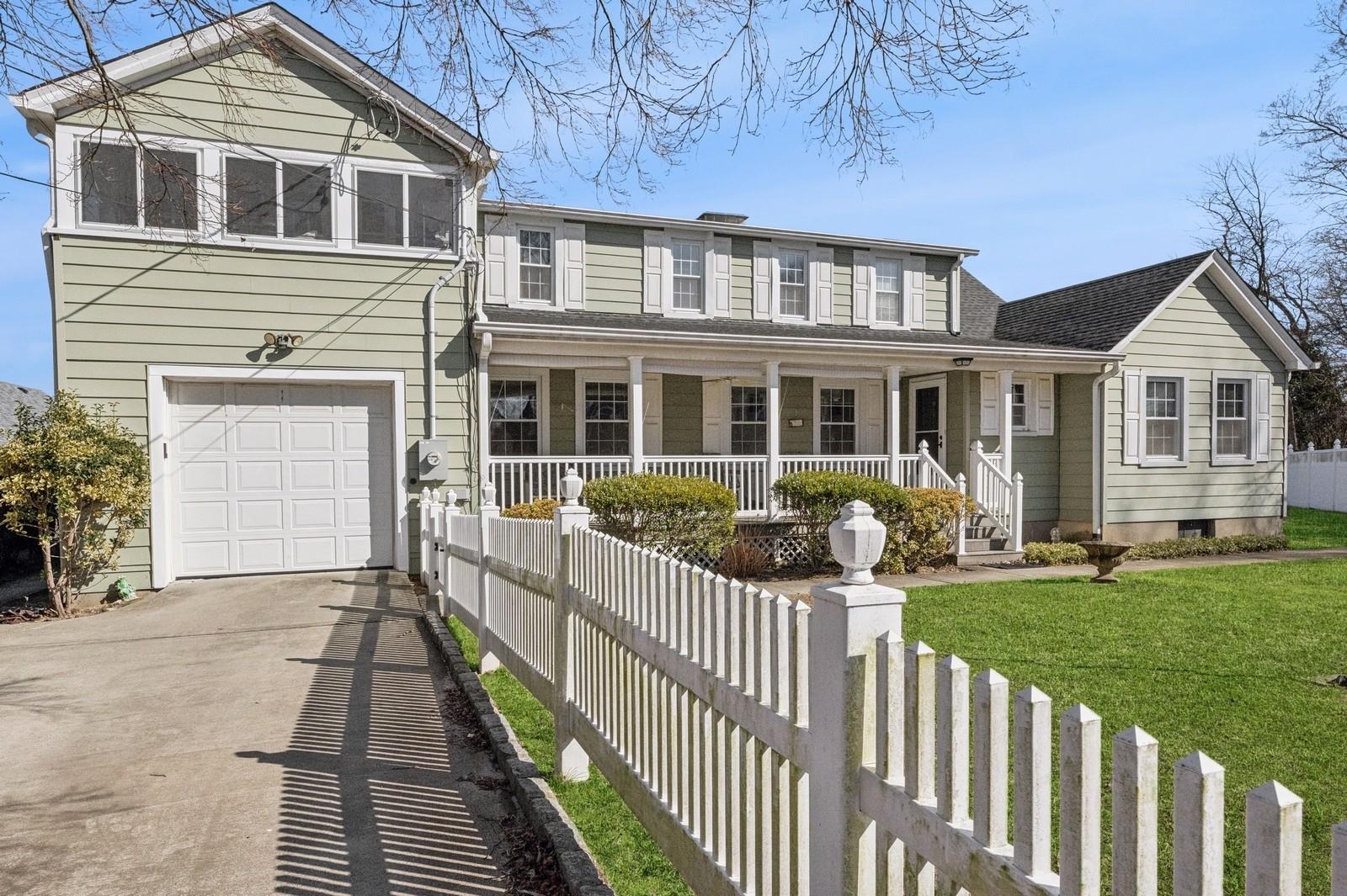 26 Kelly Court, Kings Park, New York image 33