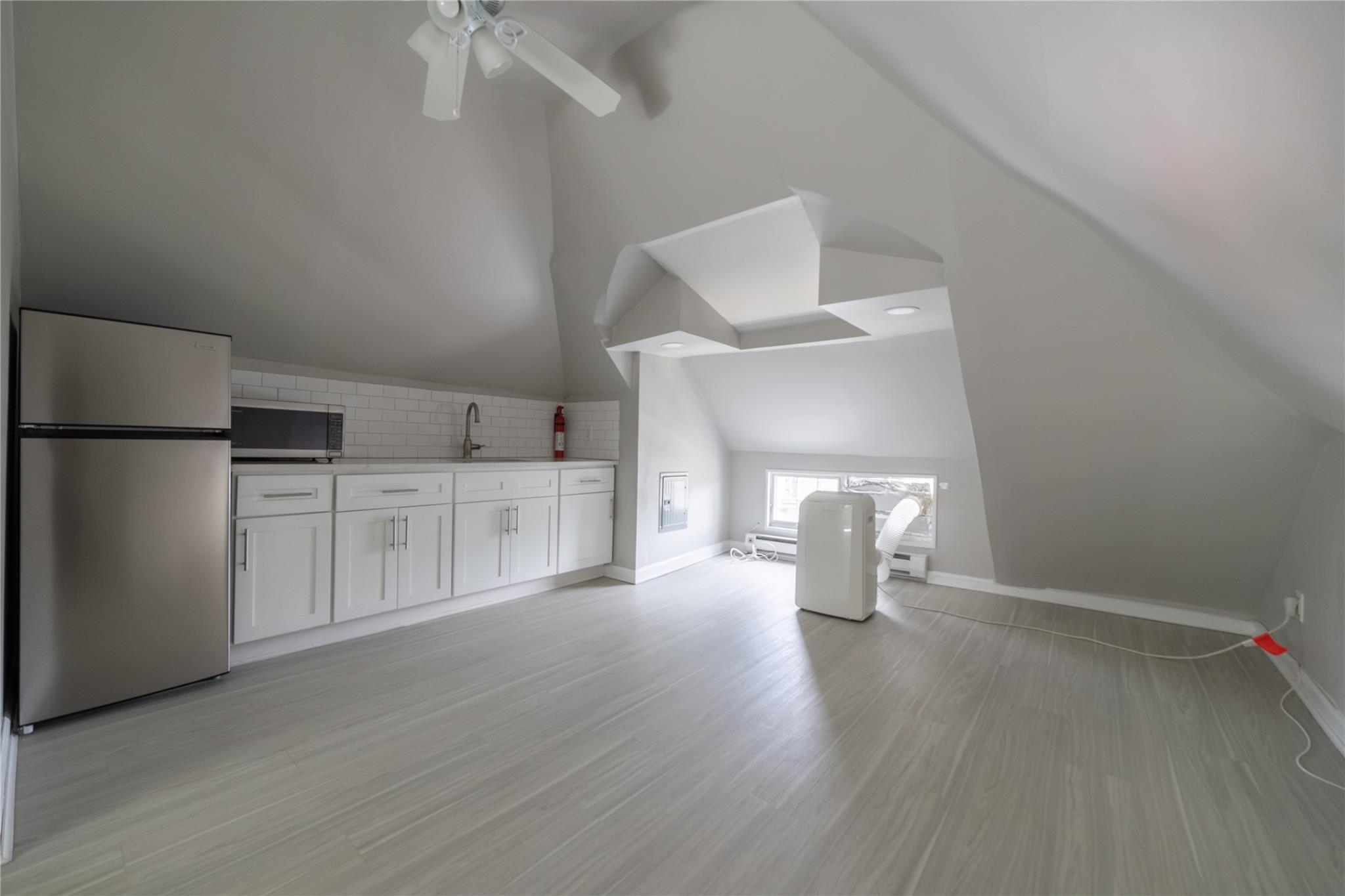East Rockaway, New York 11518, United States, 2 Bedrooms Bedrooms, ,2 BathroomsBathrooms,Residential,Active,184099