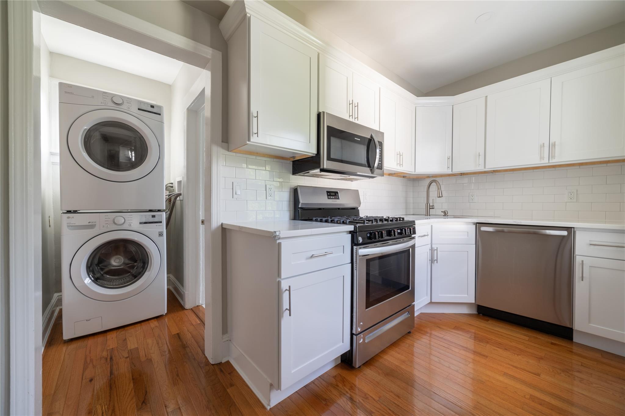 East Rockaway, New York 11518, United States, 2 Bedrooms Bedrooms, ,2 BathroomsBathrooms,Residential,Active,184099