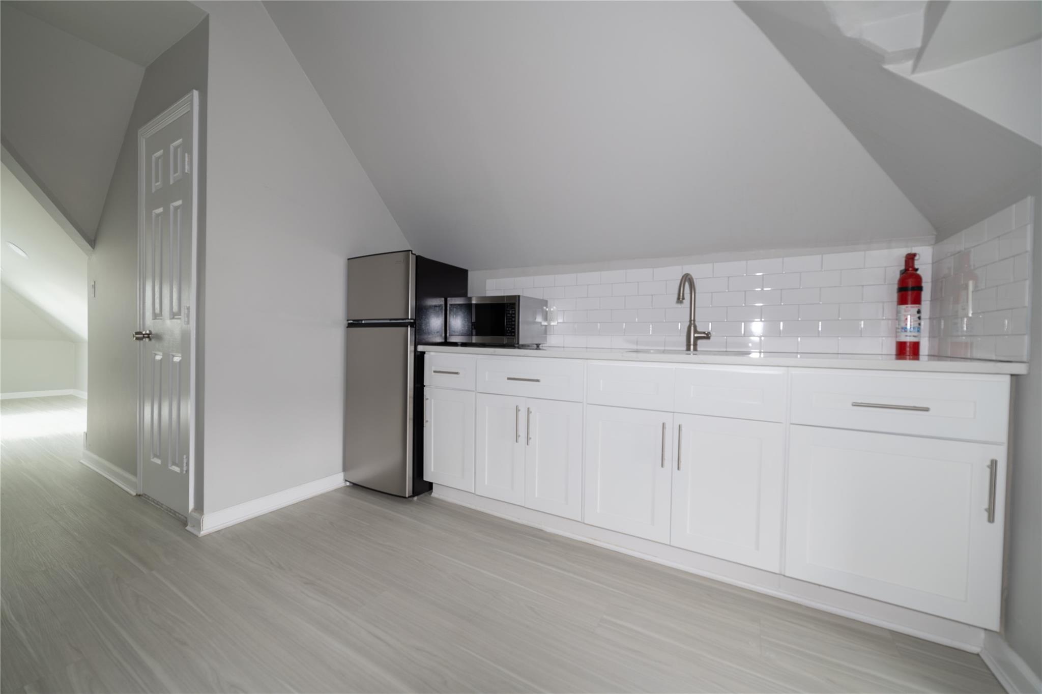 East Rockaway, New York 11518, United States, 2 Bedrooms Bedrooms, ,2 BathroomsBathrooms,Residential,Active,184099