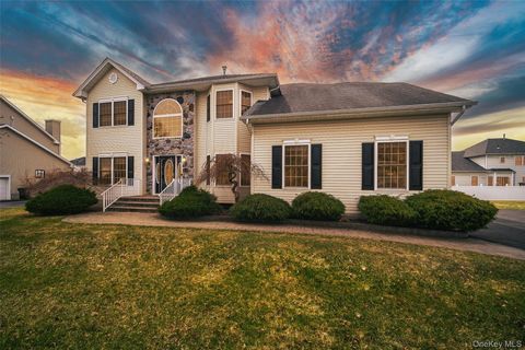 Homes For Sale - 2041 Independence Drive<br/> New Windsor, NY 12553