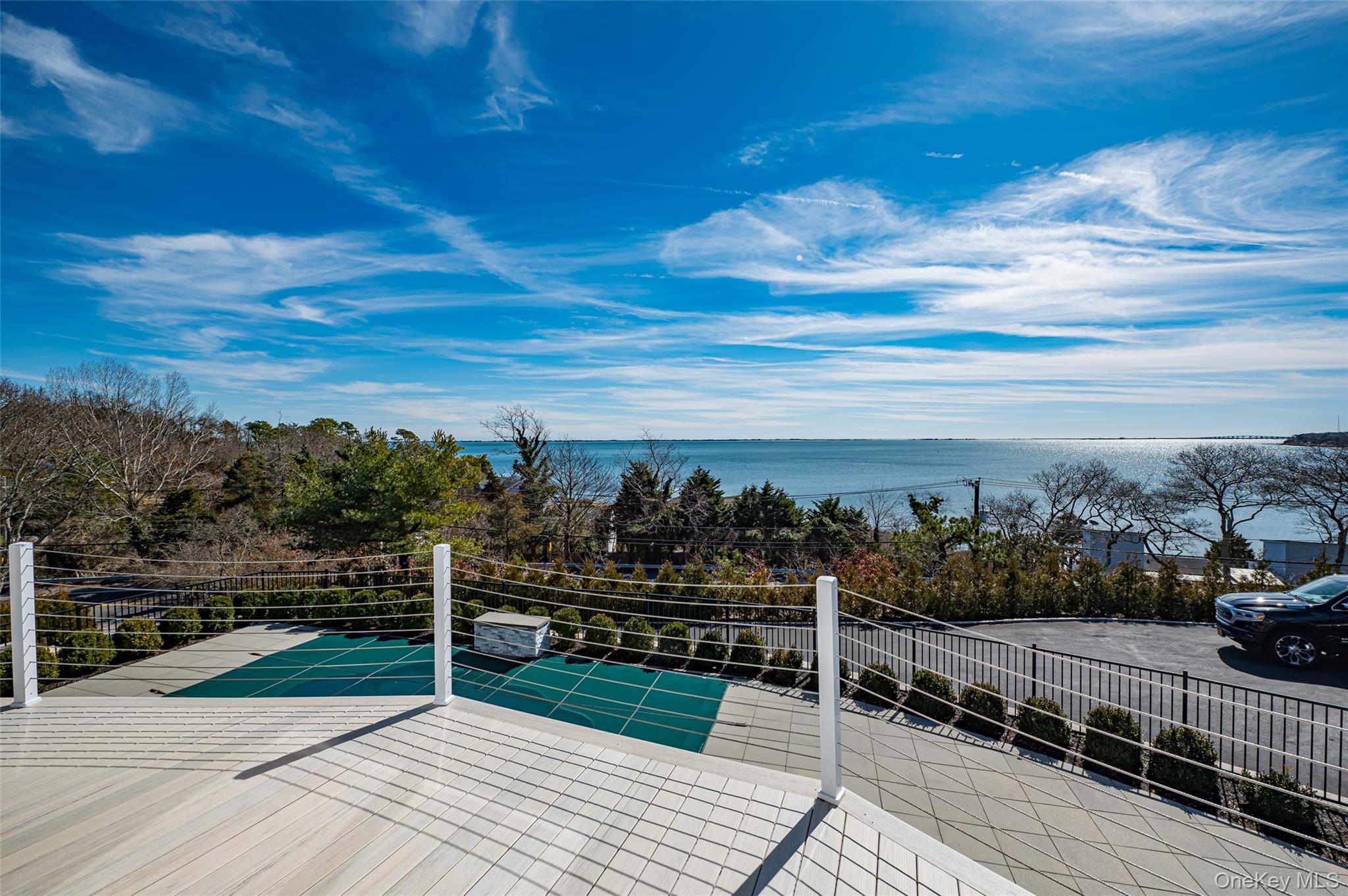 321 E Montauk Highway