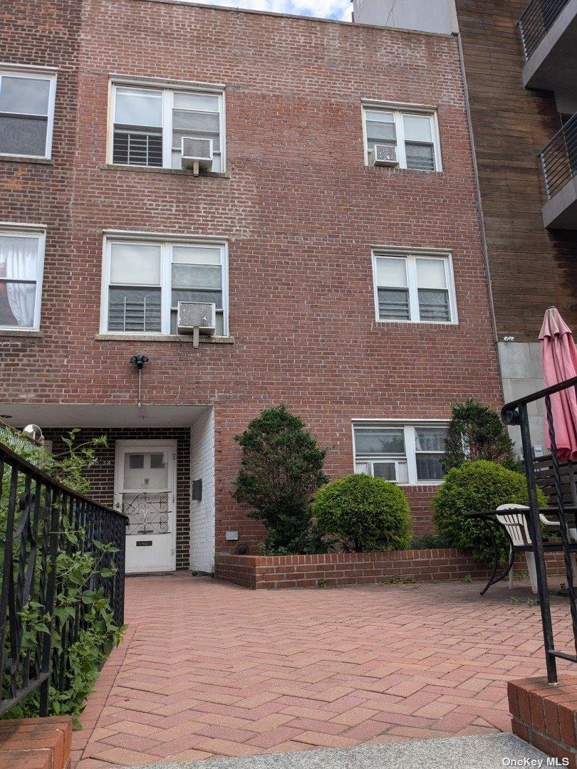 86-34 Grand Ave