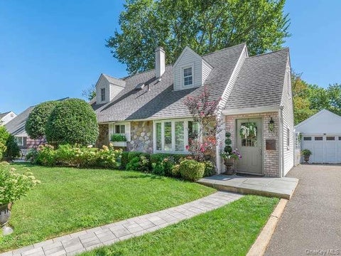 Homes For Sale - 9 Robert Road<br/> Glen Cove, NY 11542