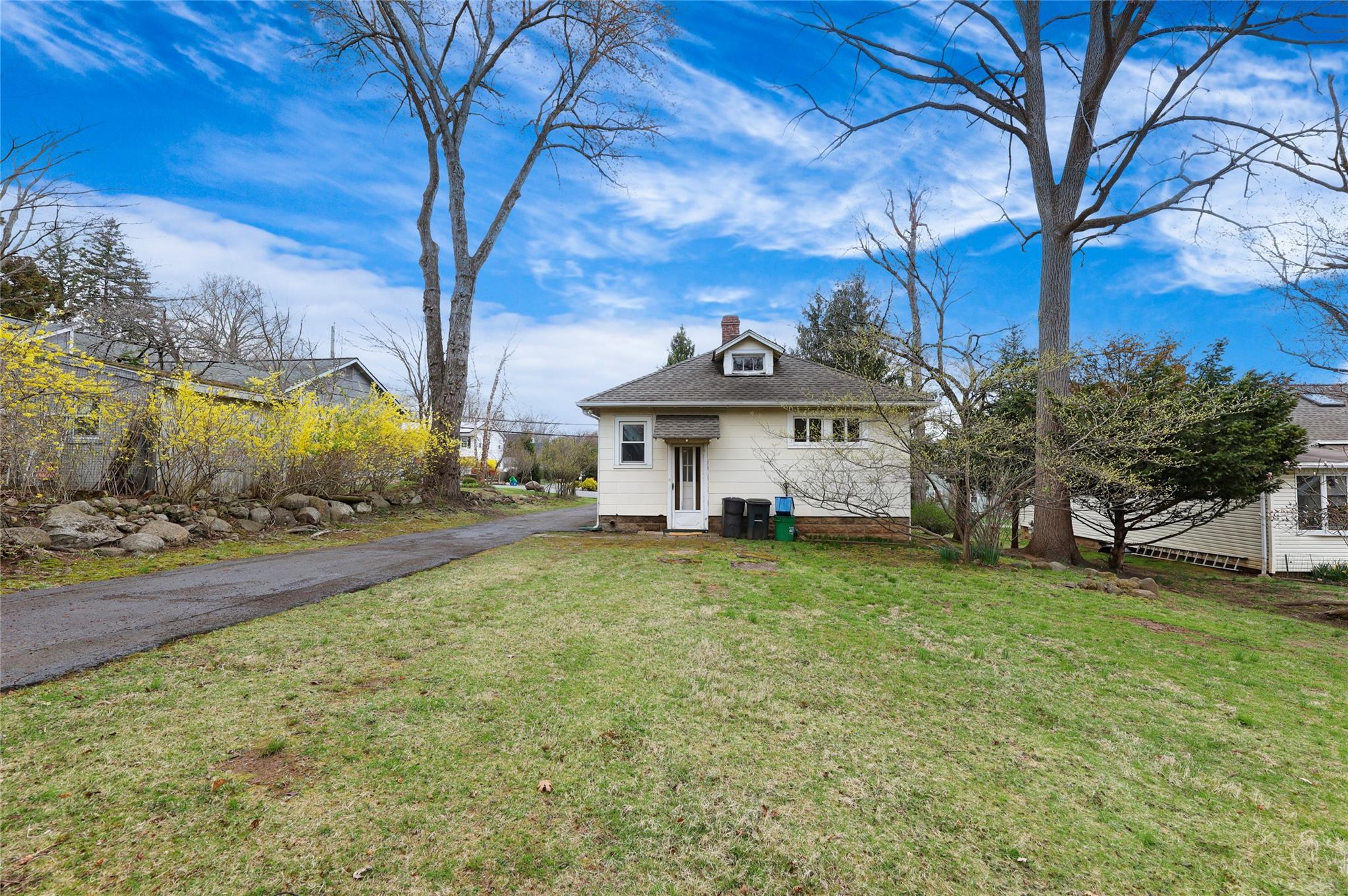 270 Maple Road, Valley Cottage, New York image 3