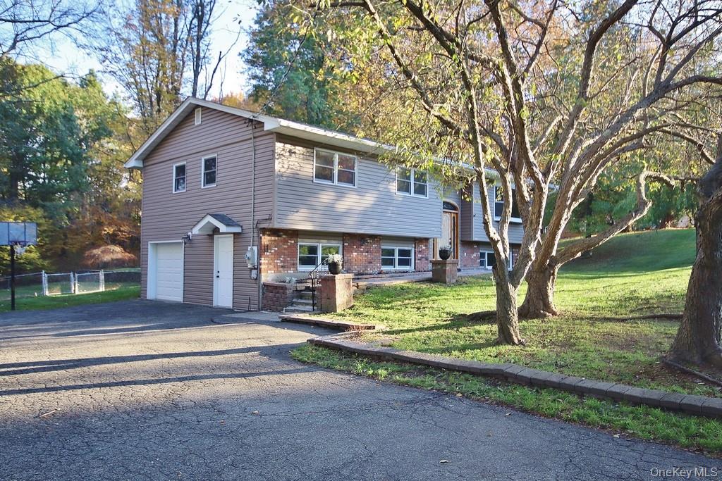 11 Lakeview Drive
