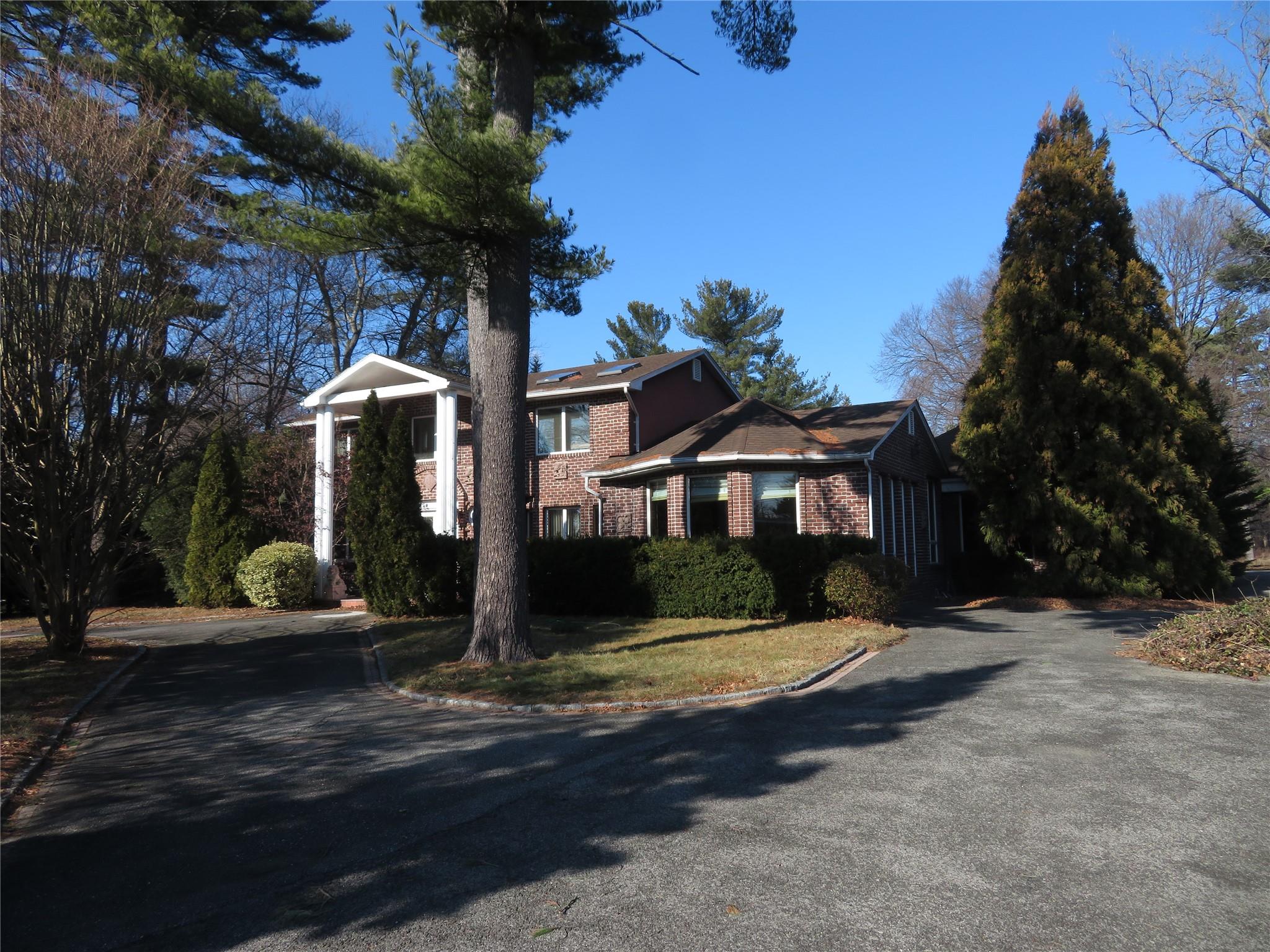 1 Bridle Path Drive, Old Westbury, New York image 3