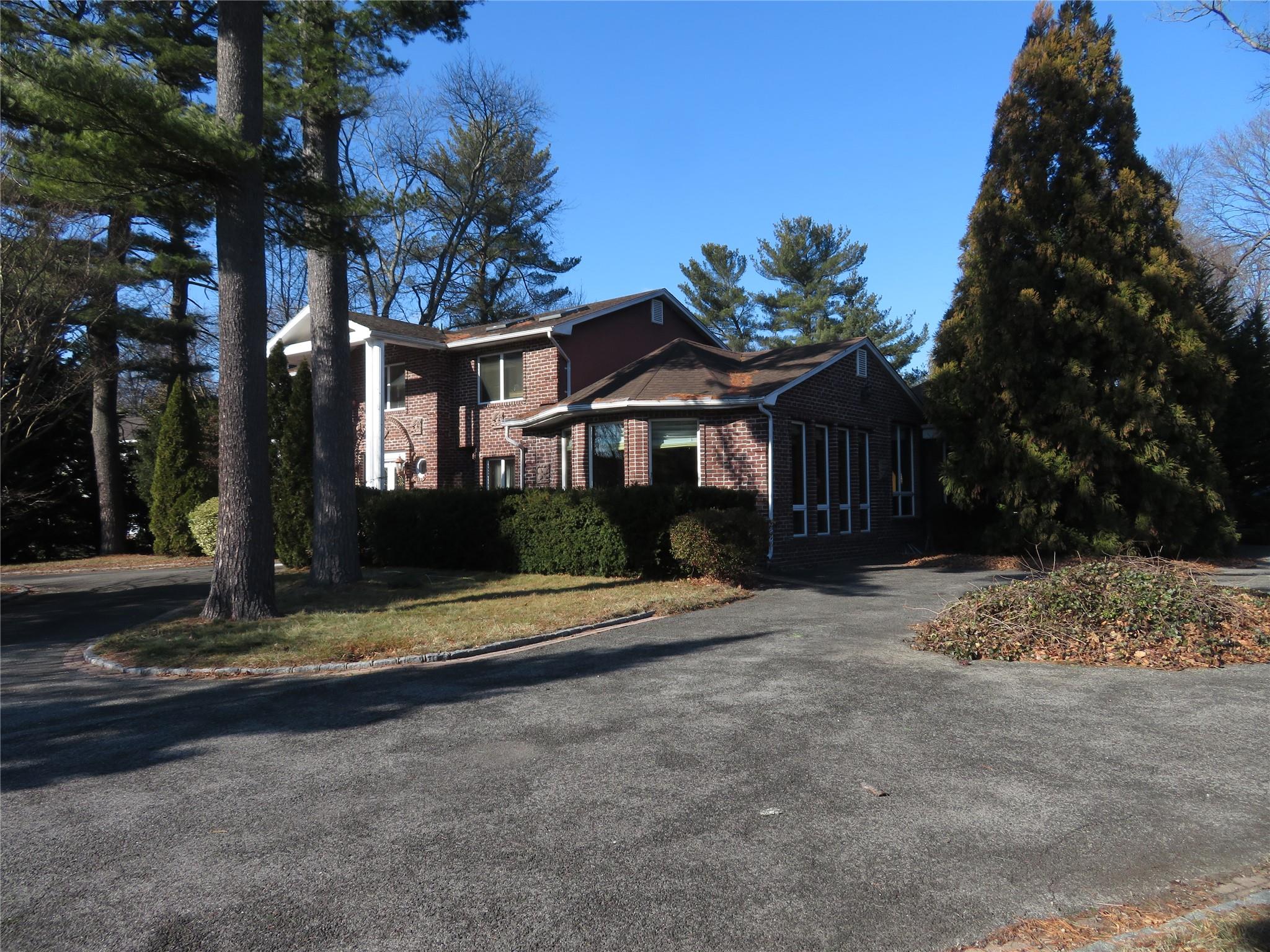 1 Bridle Path Drive, Old Westbury, New York image 4