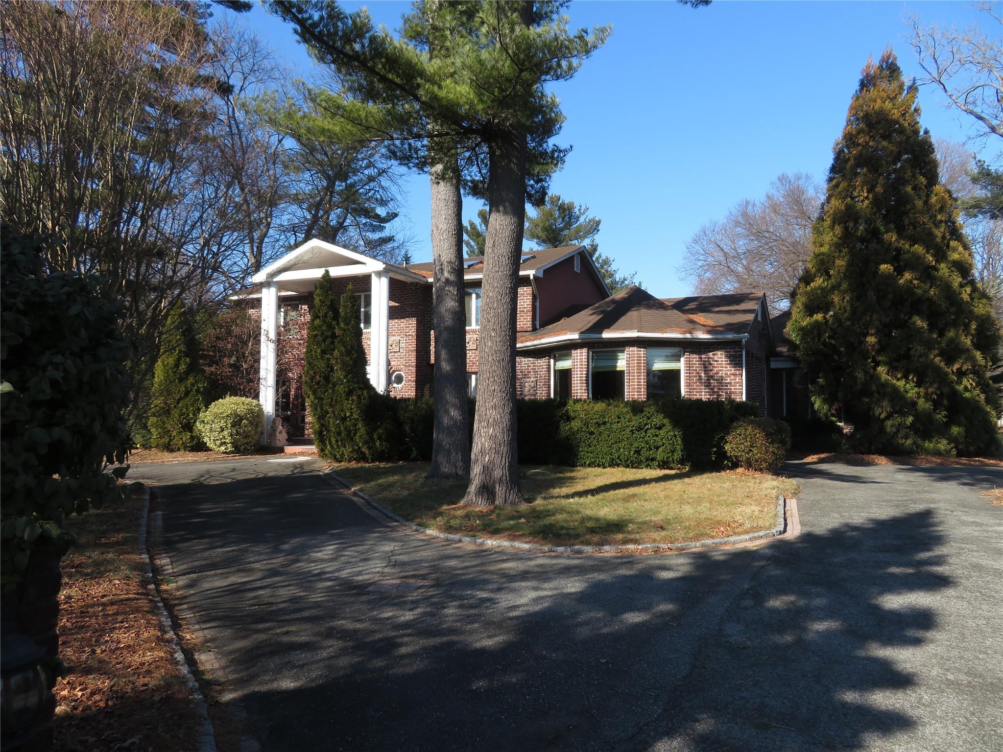 1 Bridle Path Drive, Old Westbury, New York image 5