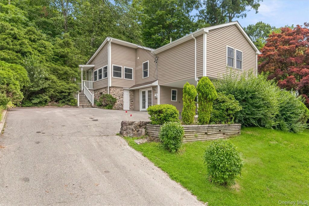 Photo of 4 Narcissus Drive, Mahopac, NY 10541 (MLS # 1026397)