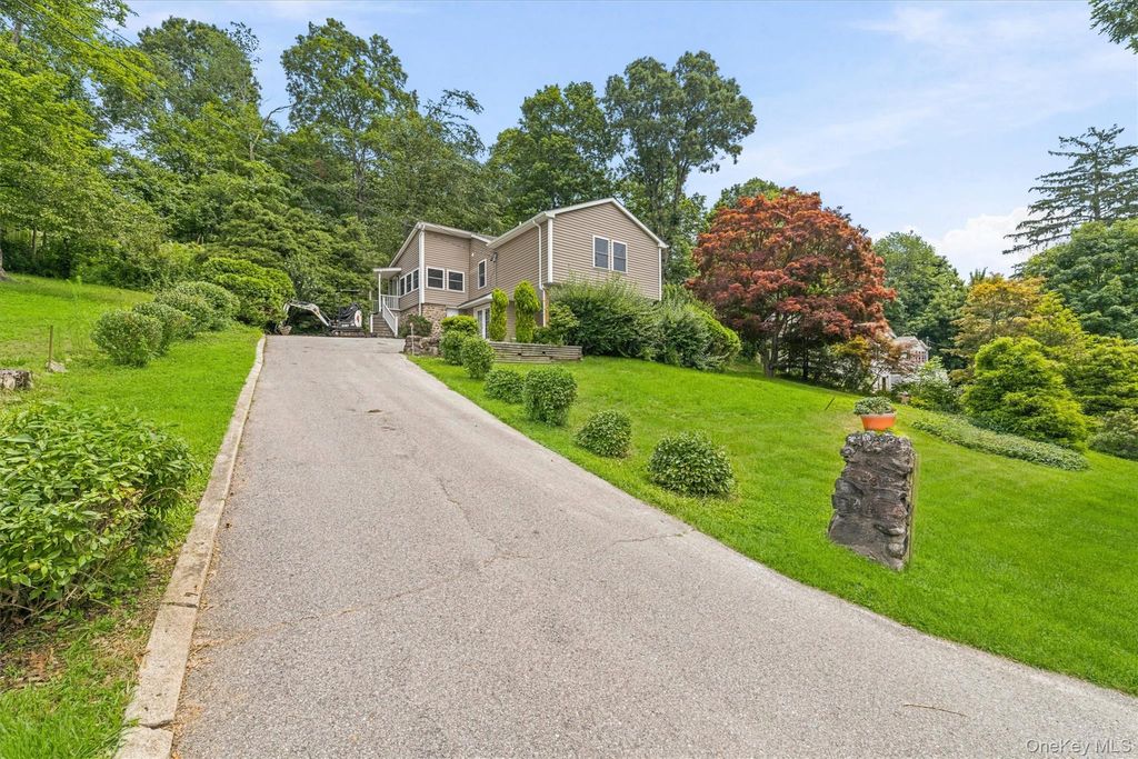 Photo of 4 Narcissus Drive, Mahopac, NY 10541 (MLS # 1026397)