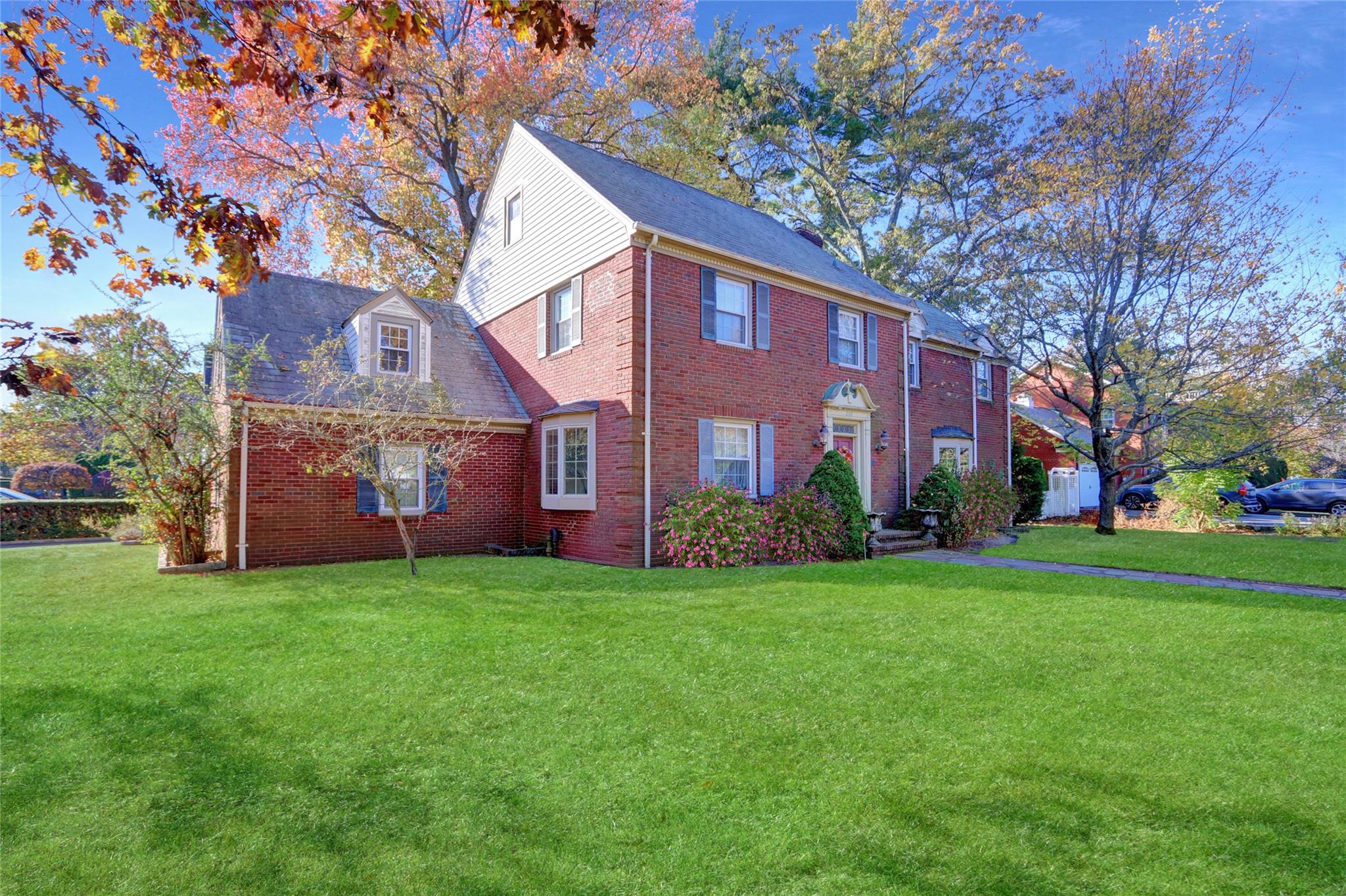 232 Stewart Avenue, Garden City, New York image 42