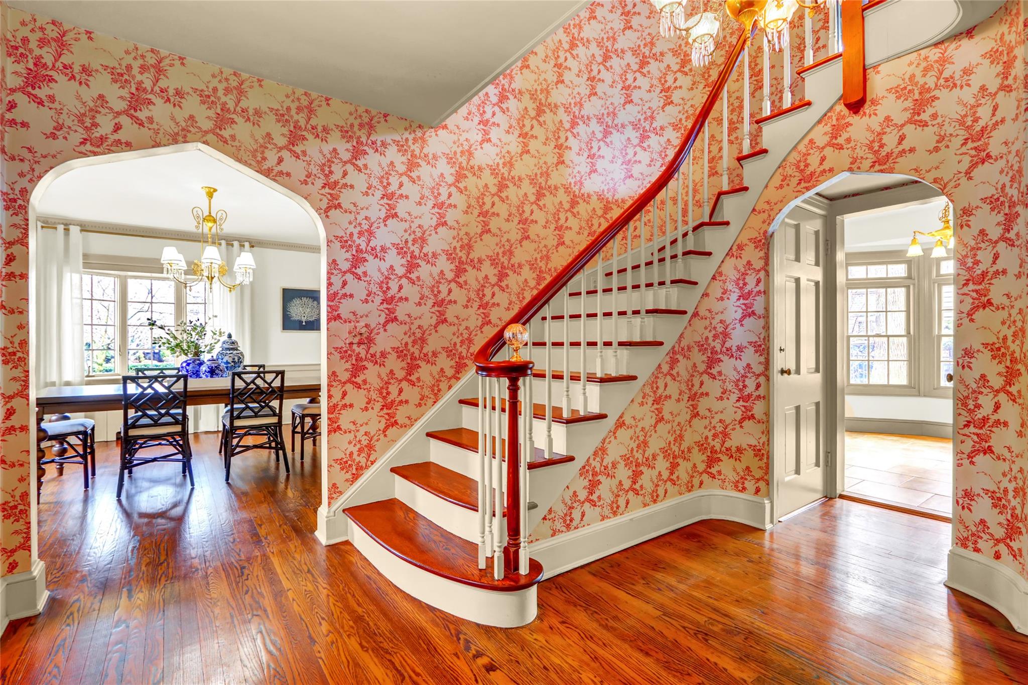 232 Stewart Avenue, Garden City, New York image 3