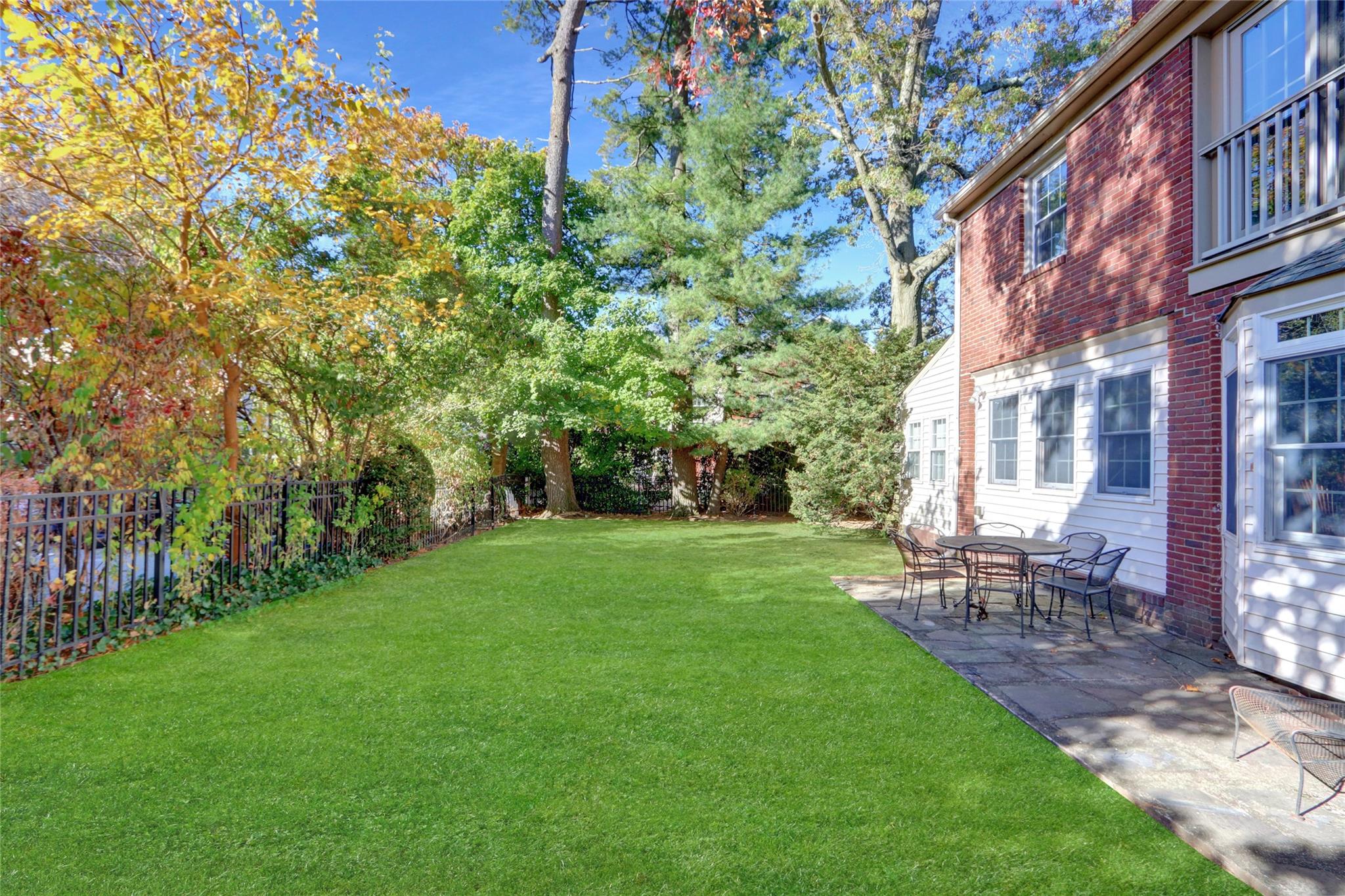 232 Stewart Avenue, Garden City, New York image 47