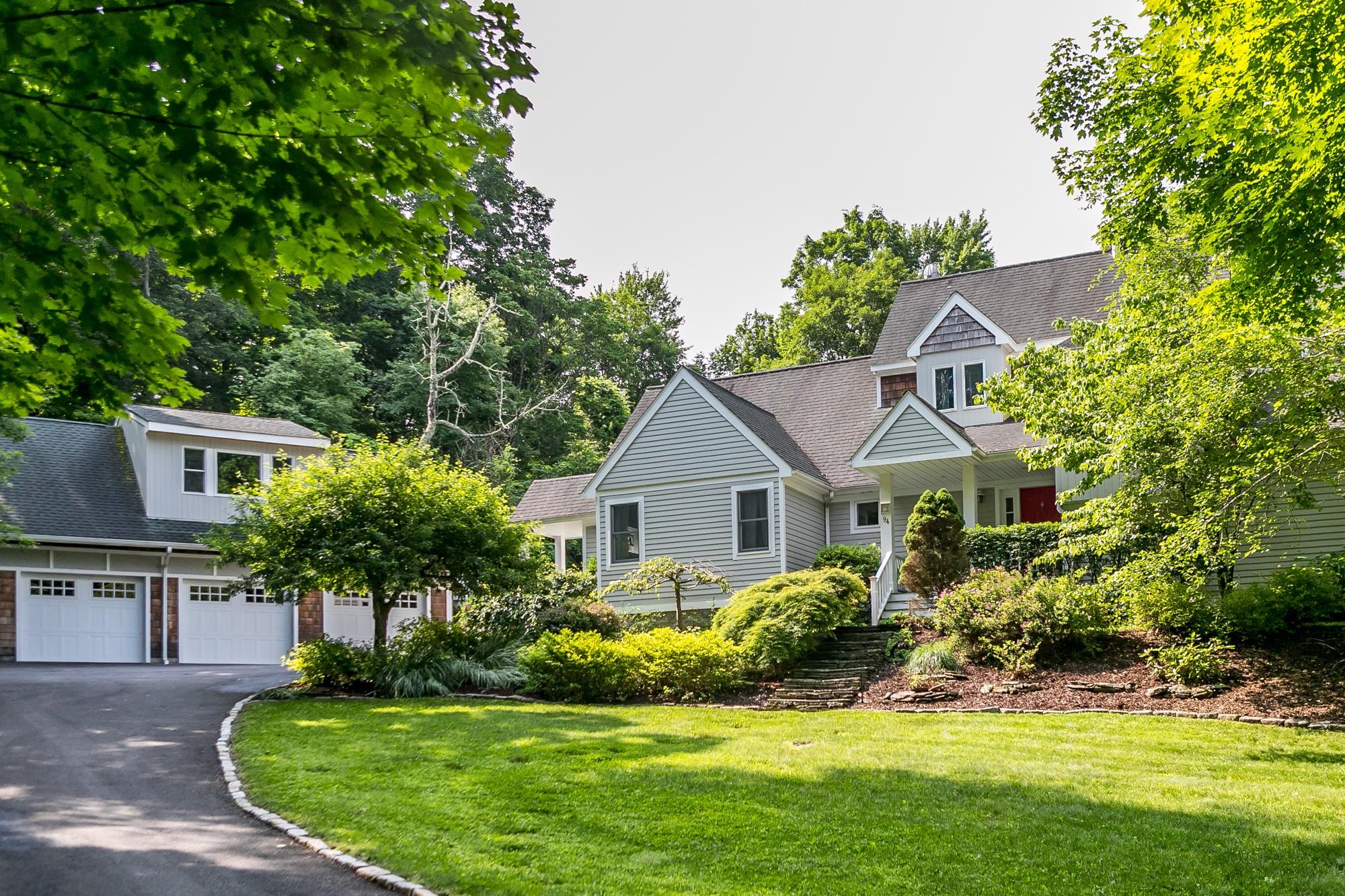 94 Old Albany Post Road