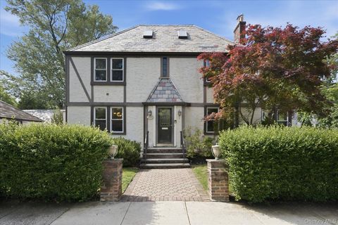 261-21 Pembroke Avenue, Great Neck, NY 11020 - MLS#: 992112