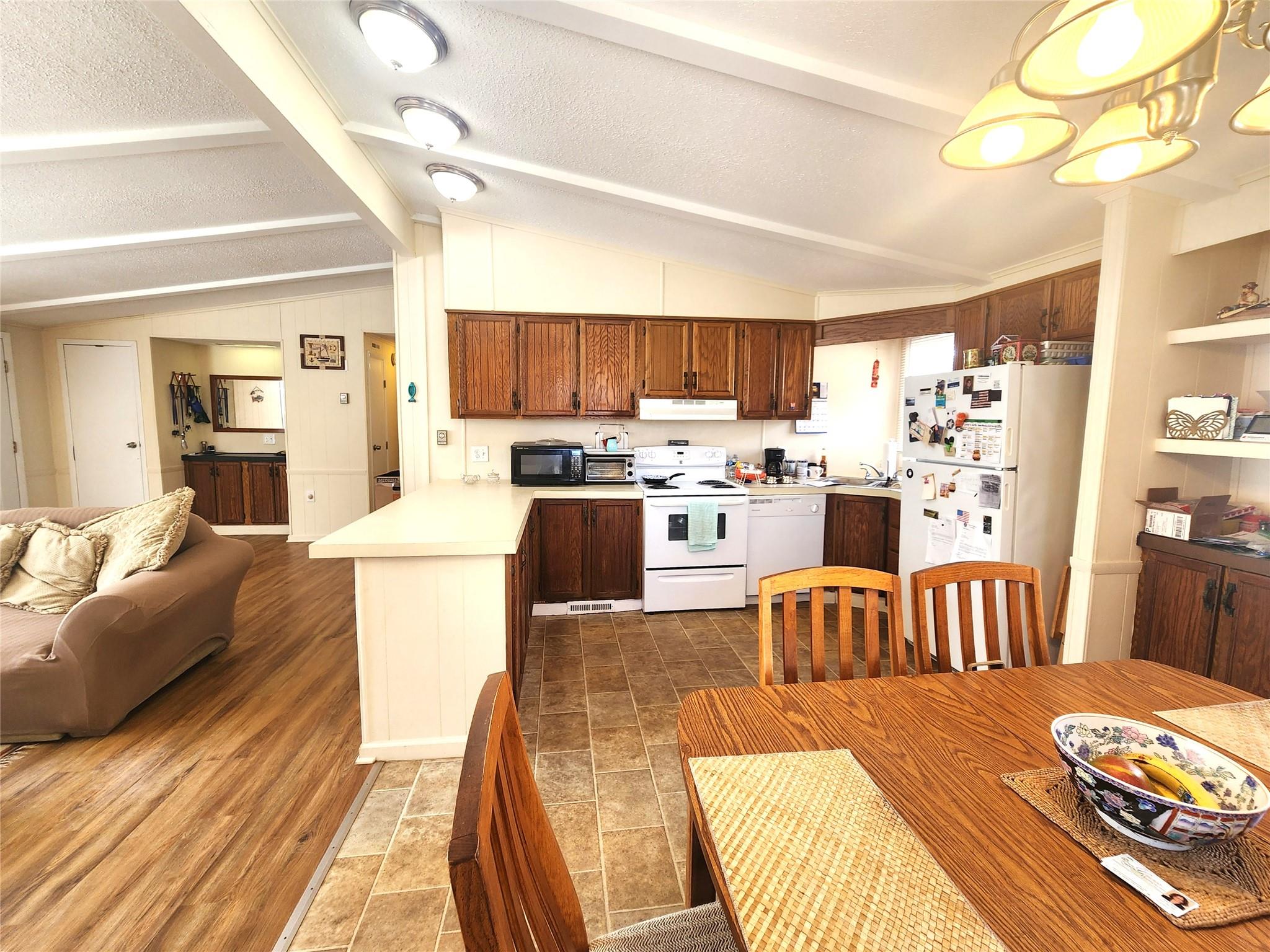 110 Village Circle, Manorville, New York image 11