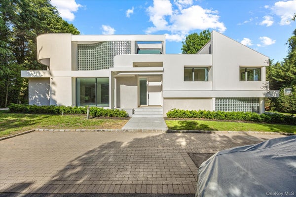 1 FOXWOOD RD, GREAT NECK, NY 11024 - Image b1f43e825ecd289ff9cf31da0b82cbfe/3996332904