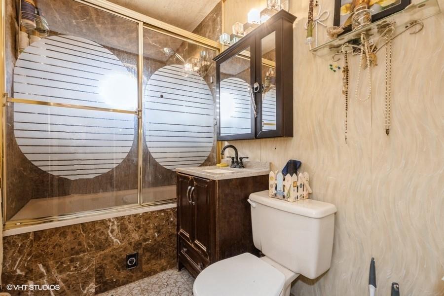 79 Greenbelt Lane, Levittown, New York image 10